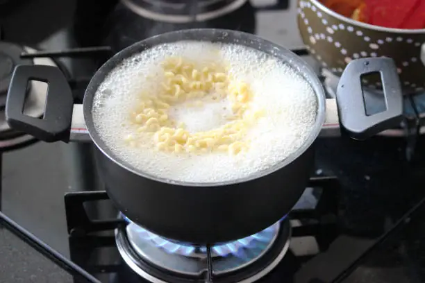 Cách Nấu Mì Samyang Tương Đen Chuẩn Vị Hàn Quốc Tại Nhà