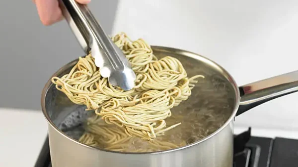 Cách Nấu Mì Samyang Tương Đen Chuẩn Vị Hàn Quốc Tại Nhà