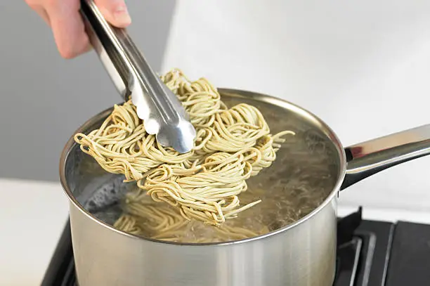 Cách Nấu Mì Samyang Tương Đen Chuẩn Vị Hàn Quốc Tại Nhà