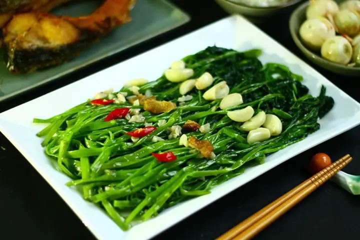 Cách Nấu Rau Muống Xào Chao 3 Bước, Xanh Giòn Thơm Ngon Cách Nấu Rau Muống Xào Chao 3 Bước, Xanh Giòn Thơm Ngon