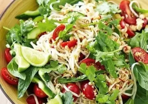 Cách Nấu Rươi Với Gấc: Công Thức Chả Và Rán Rươi Không Tanh