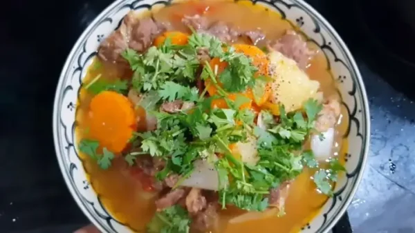 Cách Nấu Bò Sốt Vang Đơn Giản: Thịt Mềm, Sốt Đậm Và Thơm
