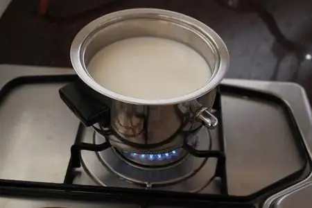 Hướng Dẫn Chi Tiết Cách Nấu Sữa Bò Tươi Chuẩn Vị Tại Nhà