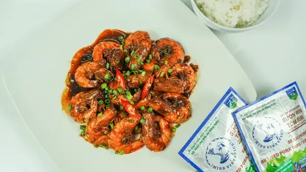 Cách Nấu Sườn Rim Tôm Mặn Ngọt Từ Sườn Non, Không Bị Khô
