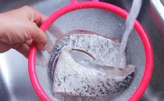 Cách Nấu Súp Sụn Cá Tầm Ngon Chuẩn Vị Sapa: Sụn Giòn Sần, Nước Trong, Thịt Gà Mềm