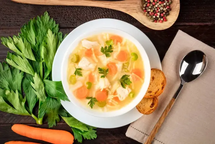 Cách Nấu Súp Gà Rau Củ Cho Bé Ăn Dặm Mềm, Dễ Ăn Cách Nấu Súp Gà Rau Củ Cho Bé Ăn Dặm Mềm, Dễ Ăn