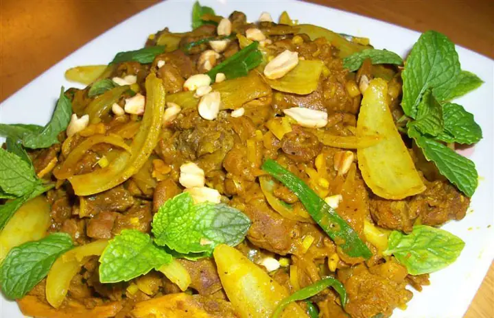 Cách Làm Cá Sấu Xào Lăn Ngon Chuẩn Vị, Đậm Đà Hương Vị Miền Tây Cách Làm Cá Sấu Xào Lăn Ngon Chuẩn Vị, Đậm Đà Hương Vị Miền Tây