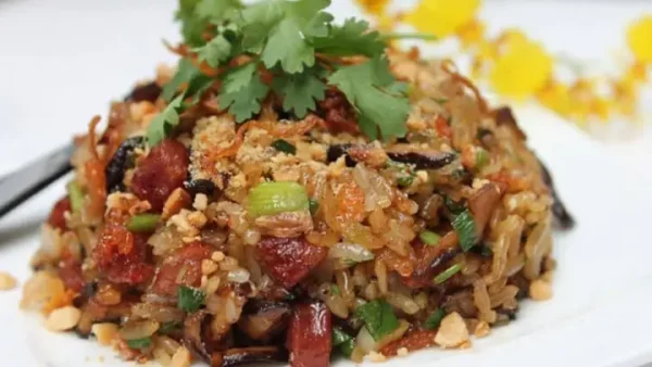 Cách Nấu Xôi Mặn Kiểu Hoa Thơm Ngon Chuẩn Vị Tại Nhà