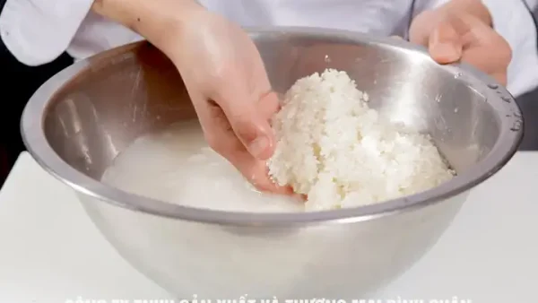 Cách Ngâm Gạo Làm Bánh Cuốn: Bí Quyết Từ A-Z Cho Bánh Dai Ngon Chuẩn Vị