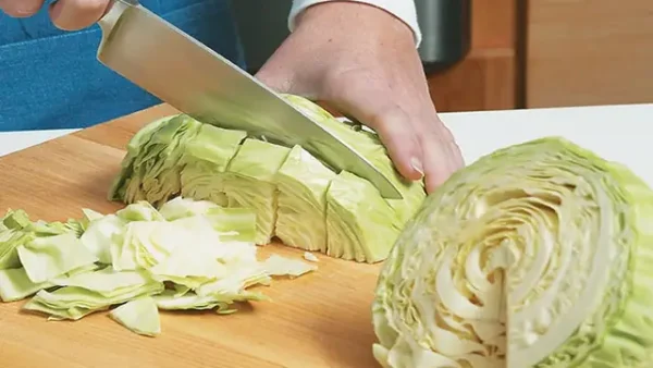 Cách Thái Bắp Cải Nấu Canh Vừa Giòn Mềm, Dễ Thực Hiện