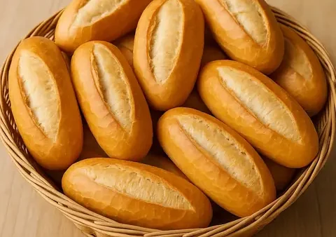 Bí Quyết Ủ Bánh Mì Nóng Giòn Lâu Mà Không Bị Mềm Ỉu