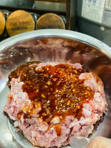 Cách Ướp Thịt Xay Nướng Tại Nhà: Thịt Viên Mềm, Thơm, Không Khô