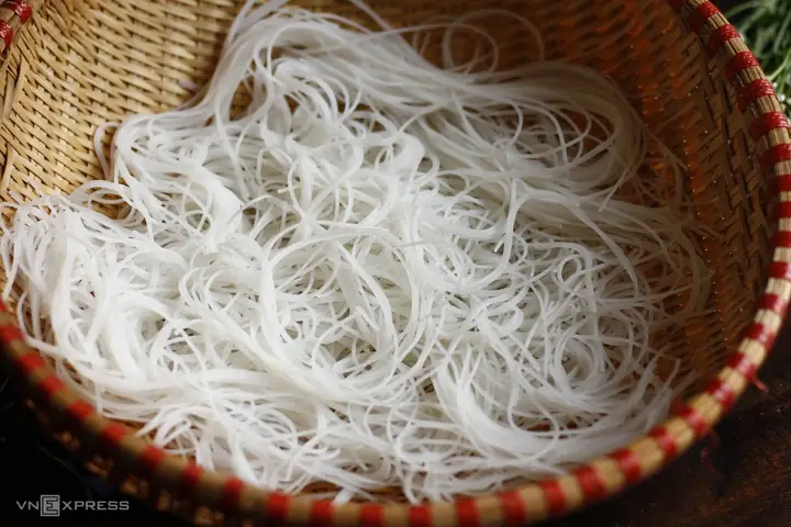 Bí Quyết Xào Hủ Tiếu Không Dính Chùm, Sợi Dai Mềm Như Ý Bí Quyết Xào Hủ Tiếu Không Dính Chùm, Sợi Dai Mềm Như Ý