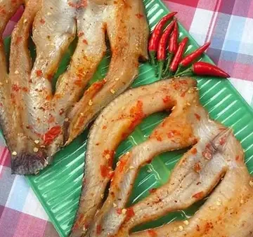 Cách Xẻ Cá Lóc Làm Khô Tại Nhà: Sơ Chế, Tẩm Muối, Phơi Nắng