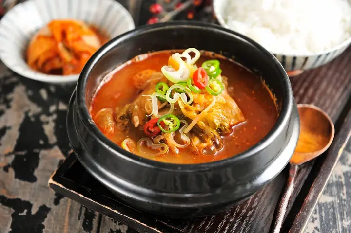 Canh Giải Rượu Hàn Quốc: Công Thức Haejangguk & Món Ngon Giúp Tỉnh Táo Nhanh Chóng Canh Giải Rượu Hàn Quốc: Công Thức Haejangguk & Món Ngon Giúp Tỉnh Táo Nhanh Chóng