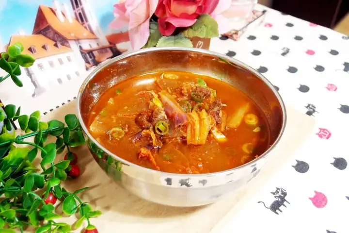 Canh Giải Rượu Hàn Quốc: Công Thức Haejangguk & Món Ngon Giúp Tỉnh Táo Nhanh Chóng Canh Giải Rượu Hàn Quốc: Công Thức Haejangguk & Món Ngon Giúp Tỉnh Táo Nhanh Chóng