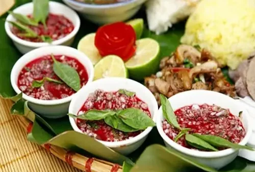 Hướng Dẫn Chi Tiết Cách Cắt Tiết Vịt Đúng Cách Để Có Tiết Canh Ngon