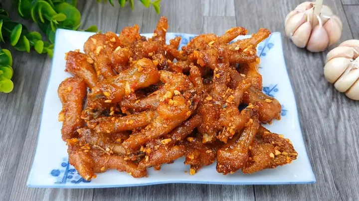 Bí Quyết Làm Chân Gà Chiên Bơ Tỏi Giòn Rụm, Thơm Lừng Tại Nhà Bí Quyết Làm Chân Gà Chiên Bơ Tỏi Giòn Rụm, Thơm Lừng Tại Nhà