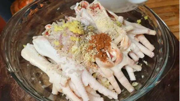 Cách Làm Chân Gà Chiên Giòn Rụm Tại Nhà, Chiên 2 Lần Không Dính