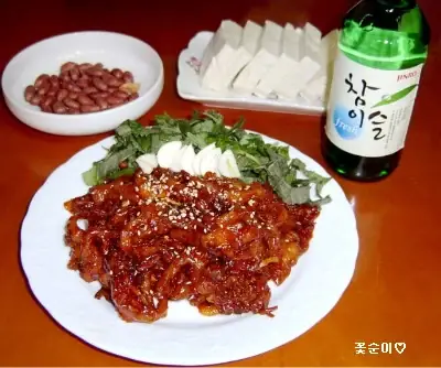 Hướng Dẫn Chi Tiết Cách Làm Chân Gà Rút Xương Sốt Cay Ngon Chuẩn Vị Tại Nhà
