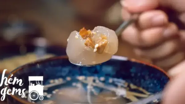 Khám Phá Chè Heo Quay Ngon Nhất Sài Gòn: Địa Điểm & Bí Quyết Thưởng Thức Chuẩn Vị