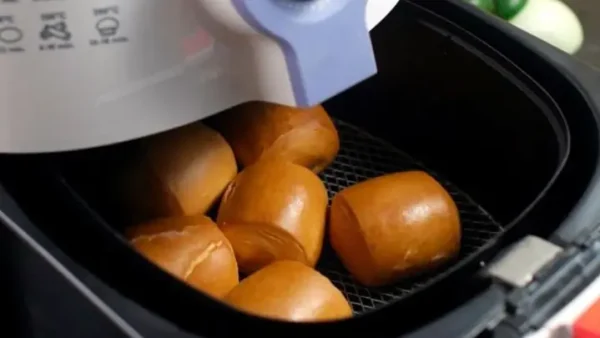 Cách Chiên Bánh Bao Bằng Nồi Chiên Không Dầu Giòn Ngon, Vàng Ruộm Dễ Dàng