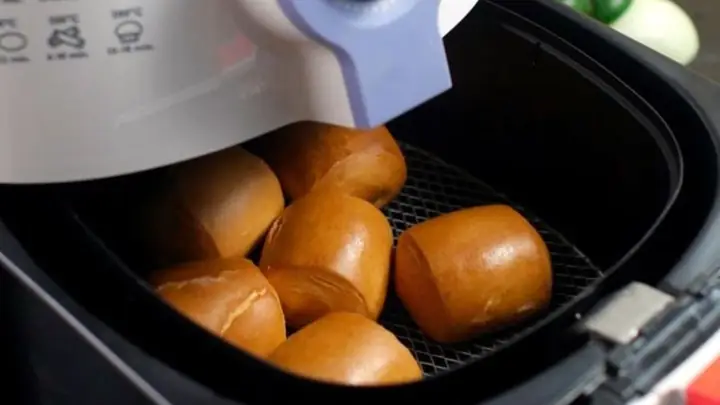 Cách Chiên Bánh Bao Bằng Nồi Chiên Không Dầu Giòn Ngon, Vàng Ruộm Dễ Dàng Cách Chiên Bánh Bao Bằng Nồi Chiên Không Dầu Giòn Ngon, Vàng Ruộm Dễ Dàng