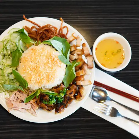 Cơm Âm Phủ Huế: Khám Phá Hương Vị Độc Đáo Và Lịch Sử Ẩn Giấu Cơm Âm Phủ Huế: Khám Phá Hương Vị Độc Đáo Và Lịch Sử Ẩn Giấu