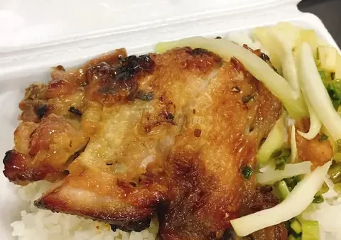 Cơm Gà Nướng Ngọc Bích: Địa Chỉ, Review Và Cách Thưởng Thức Ngon Nhất