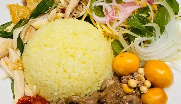 Khám Phá 15 Quán Cơm Gà Xối Mỡ & Cơm Gà Nha Trang Ngon Nức Tiếng