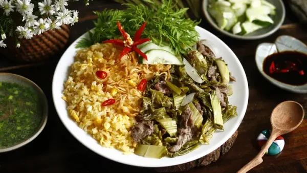 Khám Phá Cơm Rang Dưa Bò Số 7 Nguyễn Du: Hương Vị Đặc Trưng & Điểm Hẹn Ăn Uống Hà Nội