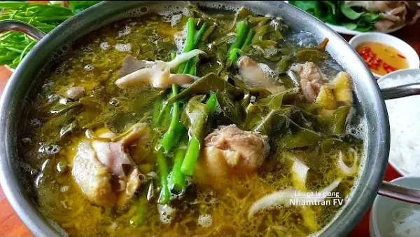 Gà Ác Nấu Lá Giang: Cách Nấu Chuẩn Vị, Món Ngon Dễ Làm Tại Nhà