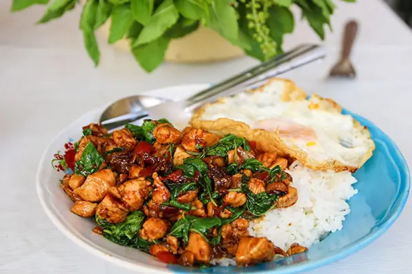 Gà Xào Húng Quế Kiểu Thái: Công Thức Chuẩn Vị, Nhanh Gọn Tại Nhà Gà Xào Húng Quế Kiểu Thái: Công Thức Chuẩn Vị, Nhanh Gọn Tại Nhà
