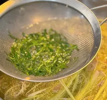Cách Làm Gà Rang Muối Ngon Chuẩn Vị Như Nhà Hàng Tại Nhà