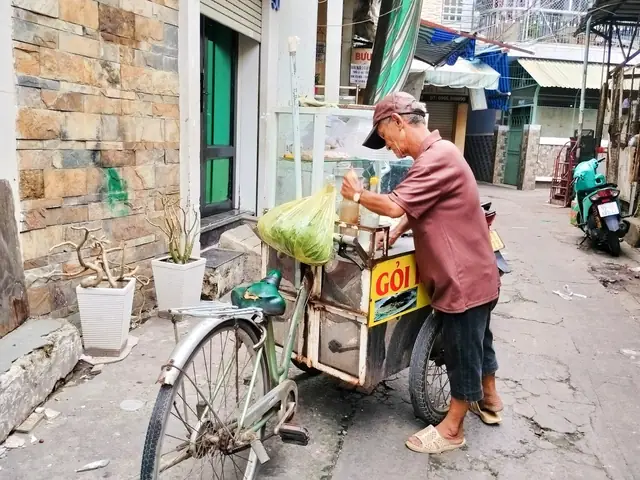 Gỏi Khô Bò Ông Năm Nguyễn Văn Thủ: Ngon Chuẩn Vị Sài Gòn, Địa Điểm & Kinh Nghiệm Chi Tiết Gỏi Khô Bò Ông Năm Nguyễn Văn Thủ: Ngon Chuẩn Vị Sài Gòn, Địa Điểm & Kinh Nghiệm Chi Tiết