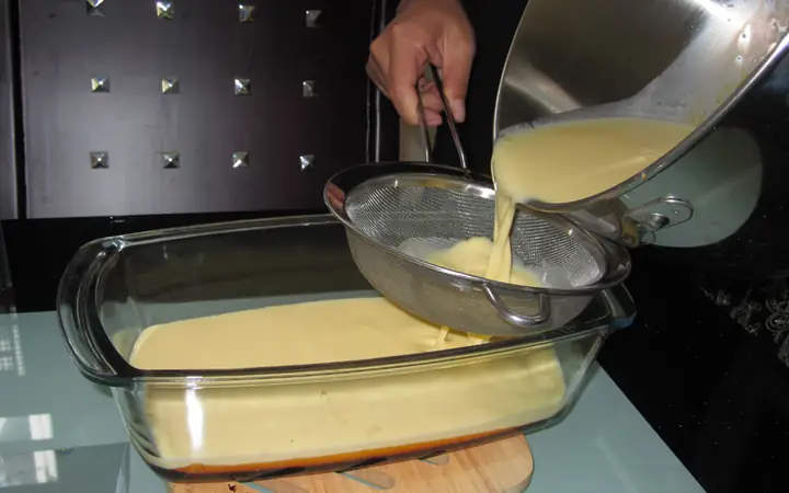 Hấp Bánh Flan Có Nên Đậy Nắp Không? Bí Quyết Bánh Mịn Không Rỗ Hấp Bánh Flan Có Nên Đậy Nắp Không? Bí Quyết Bánh Mịn Không Rỗ