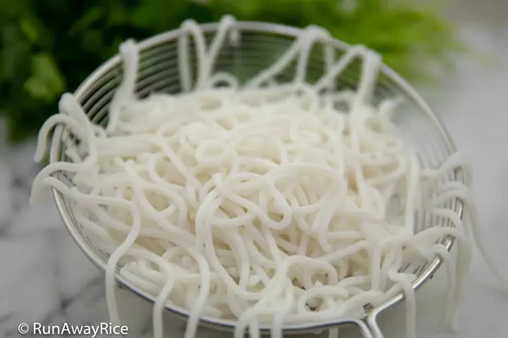 How To Make Rice Noodles At Home: Fresh Noodles From Rice Flour How To Make Rice Noodles At Home: Fresh Noodles From Rice Flour