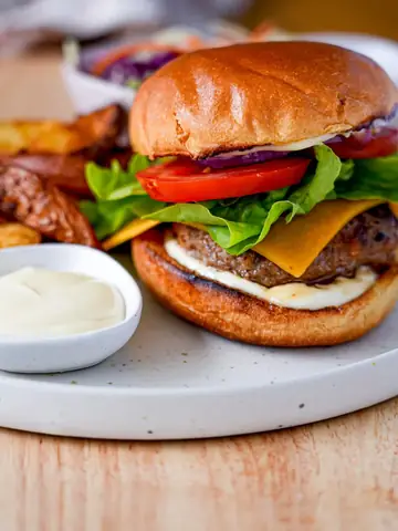 Cách Làm Burger Bò Ngon Chuẩn Nhà Hàng Tại Nhà Cách Làm Burger Bò Ngon Chuẩn Nhà Hàng Tại Nhà