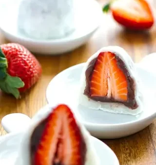 Cách Làm Ichigo Daifuku (bánh Mochi Dâu Tây) Mềm Mịn Chuẩn Vị Nhật