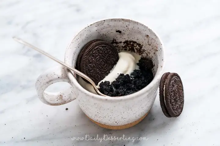 Cách Làm Bánh Oreo Mug Cake Nhanh Gọn Tại Nhà (công Thức 3 Nguyên Liệu) Cách Làm Bánh Oreo Mug Cake Nhanh Gọn Tại Nhà (công Thức 3 Nguyên Liệu)