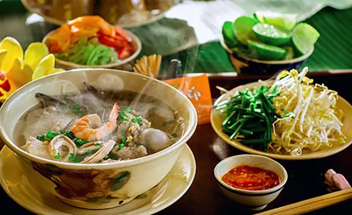 Review Chi Tiết Hủ Tiếu Hạnh (thanh Danh) Mỹ Tho: Địa Chỉ, Menu, Giá & Bí Mật 80 Năm Huyền Thoại