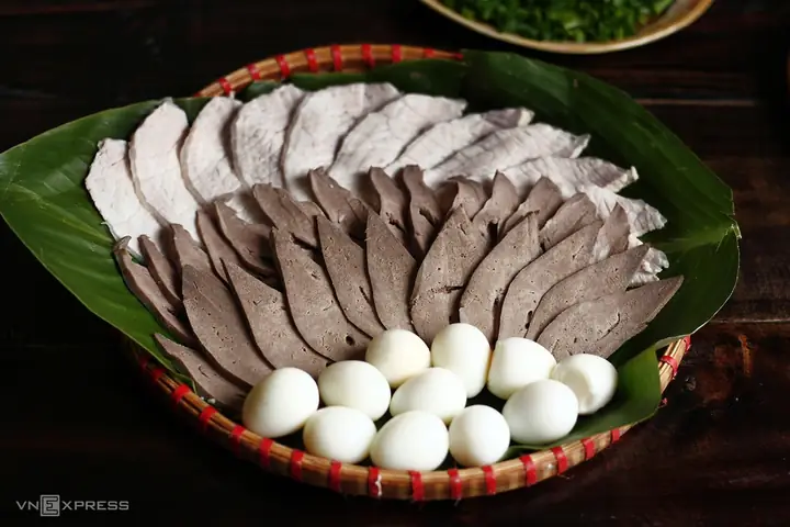 Hướng Dẫn Cách Nấu Hủ Tiếu Tại Nhà: Nước Lèo Thơm Ngon, Sợi Hủ Tiếu Mềm Dai