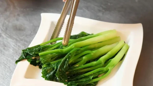 芥蘭菜怎麼洗?正確清洗步驟、農藥殘留去除與食用注意事項