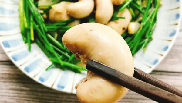 Cách Nấu Kê Gà Hầm Ngải Cứu Mềm Thịt, Thơm Và Không Đắng