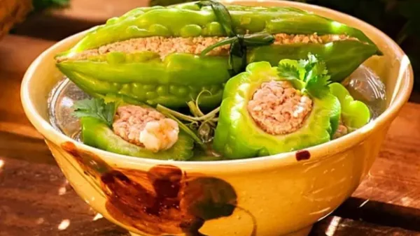 Khổ Qua Nhồi Thịt Bao Nhiêu Calo? Phân Tích Chi Tiết Lượng Calo & Cách Ăn Không Lo Tăng Cân