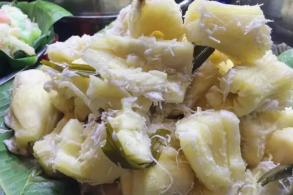 Khoai Mì Hấp Nước Cốt Dừa Củ Chi: Cách Làm & Địa Điểm Thưởng Thức Ngon Khoai Mì Hấp Nước Cốt Dừa Củ Chi: Cách Làm & Địa Điểm Thưởng Thức Ngon