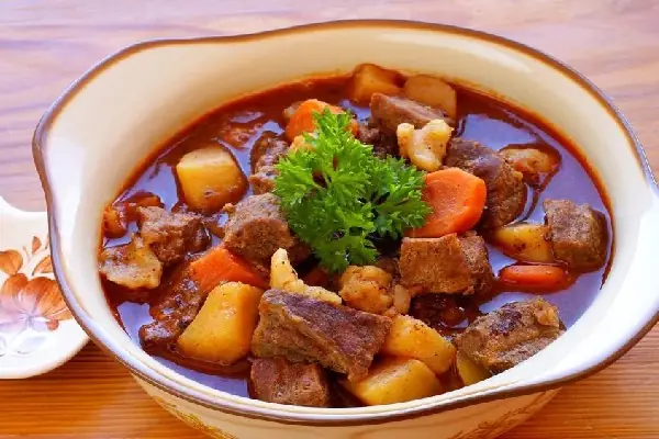 Cách Nấu Bò Hầm Khoai Tây Ngon Mềm Chuẩn Vị, Đậm Đà Hương Vị Việt Cách Nấu Bò Hầm Khoai Tây Ngon Mềm Chuẩn Vị, Đậm Đà Hương Vị Việt