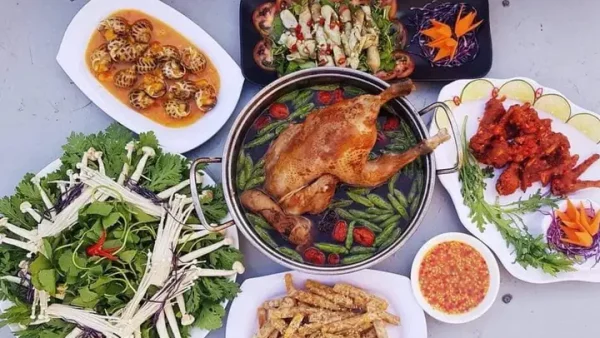 Lẩu Gà Nòi Hầm Sả Ngon Chuẩn Vị Sài Gòn: Địa Chỉ & Cách Làm Chi Tiết