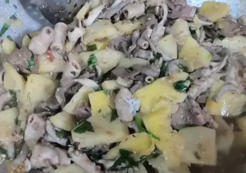 Lòng Dê Xào Gì Ngon Nhất? Khám Phá Công Thức Chuẩn Vị, Không Hôi