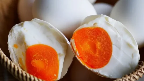 Luộc Trứng Muối Bao Lâu Để Chín Ngon, Chuẩn Vị?